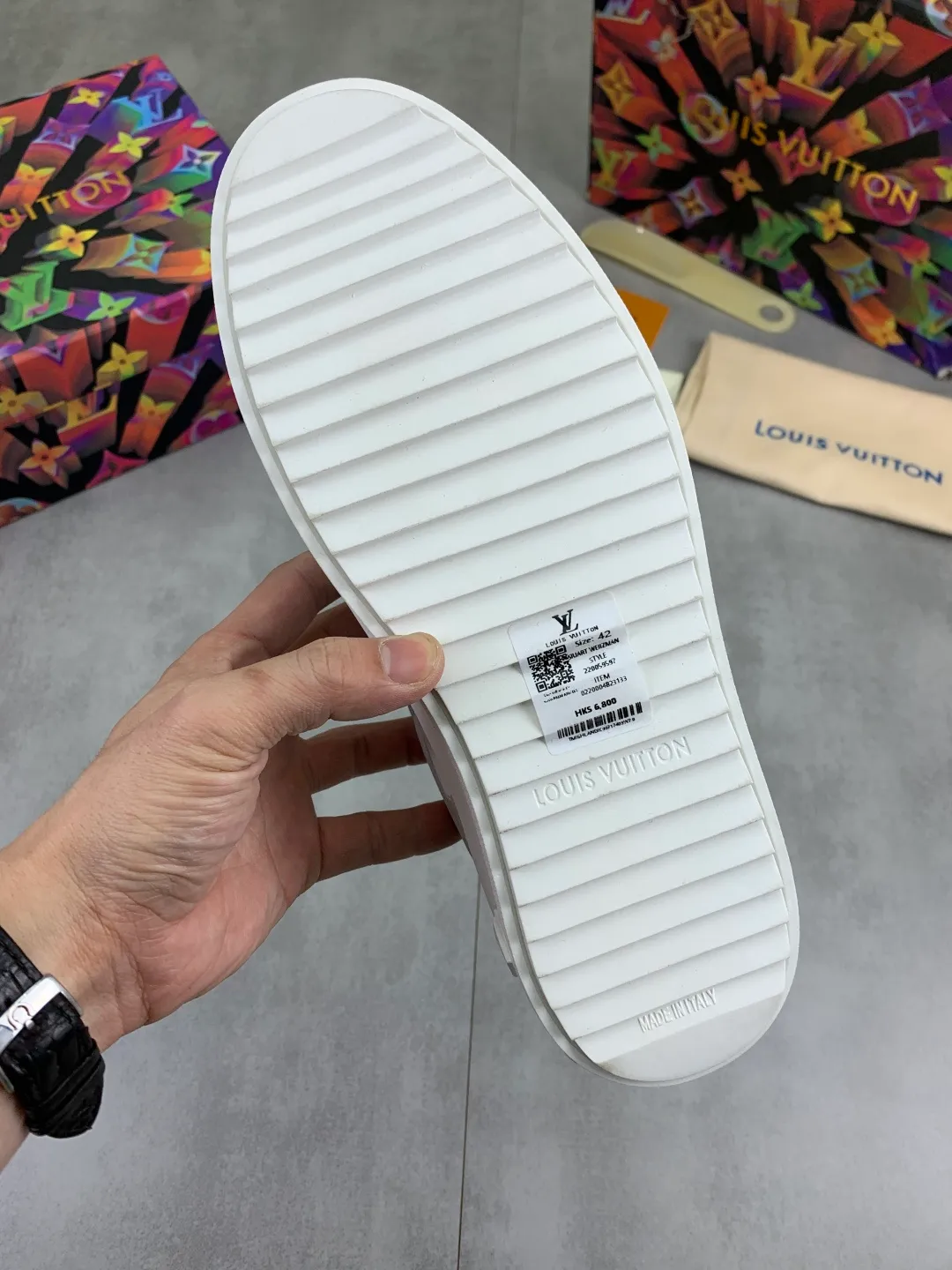 Men's men's shoes P520💰【New style】🆘High quality cowhide【Louis Vuitton】LV official website's latest model🎁casual and fashionable men's shoes👟hot style💥simple and elegant style, exclusive for trendy men. Unique official website's latest brand elements👑original decoration, fashionable and generous, the fabric is made of original denim➕comfortable and breathable mesh lining➕cow leather feet ✅The official website specifies wear-resistant casual outsole, the classic model is taken in real life🎬Color: 5⃣️colors available😍Number of codes: 38-44 Full set of packaging